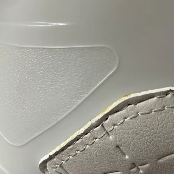 BAUER TREMBLANT-STYLE ICE SKATES - Picture 9 of 10